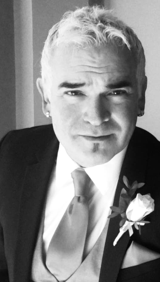 Portrait of Rik Avalos